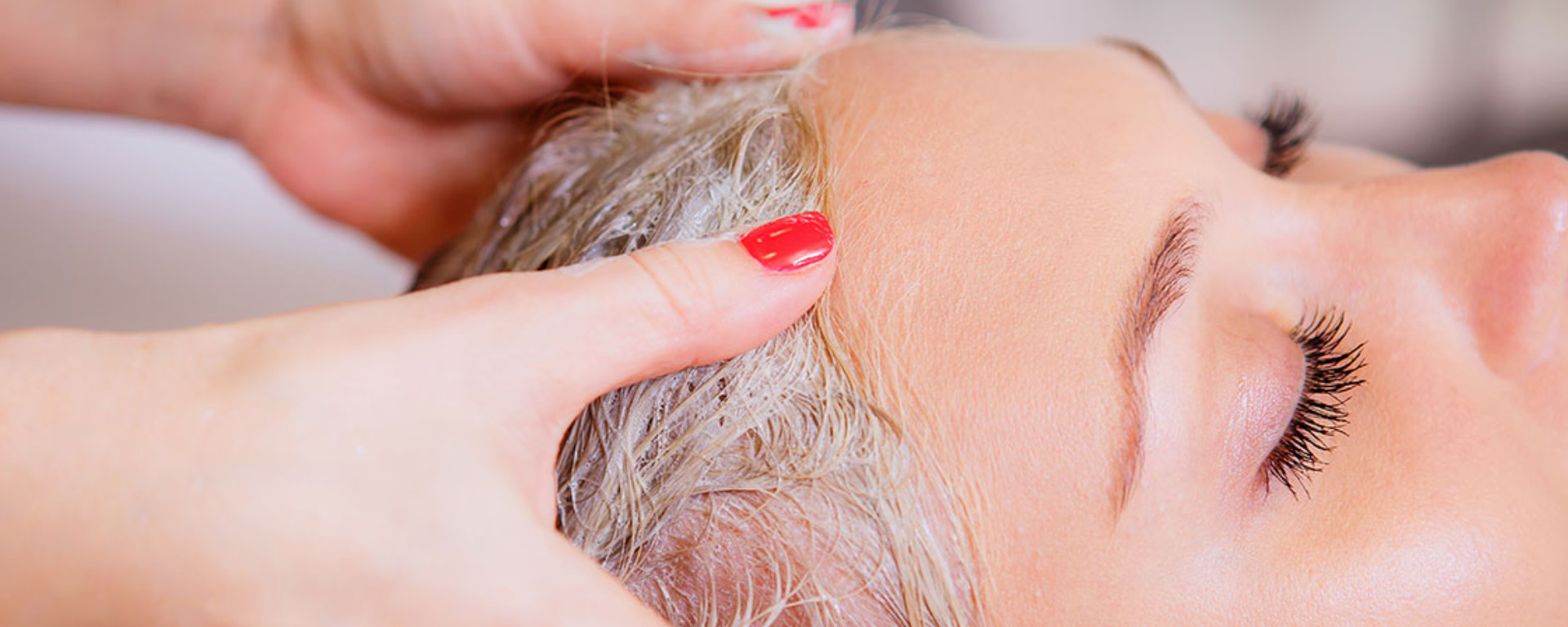 Feuchtigkeit für die Haare: 5 pflegende Tipps
